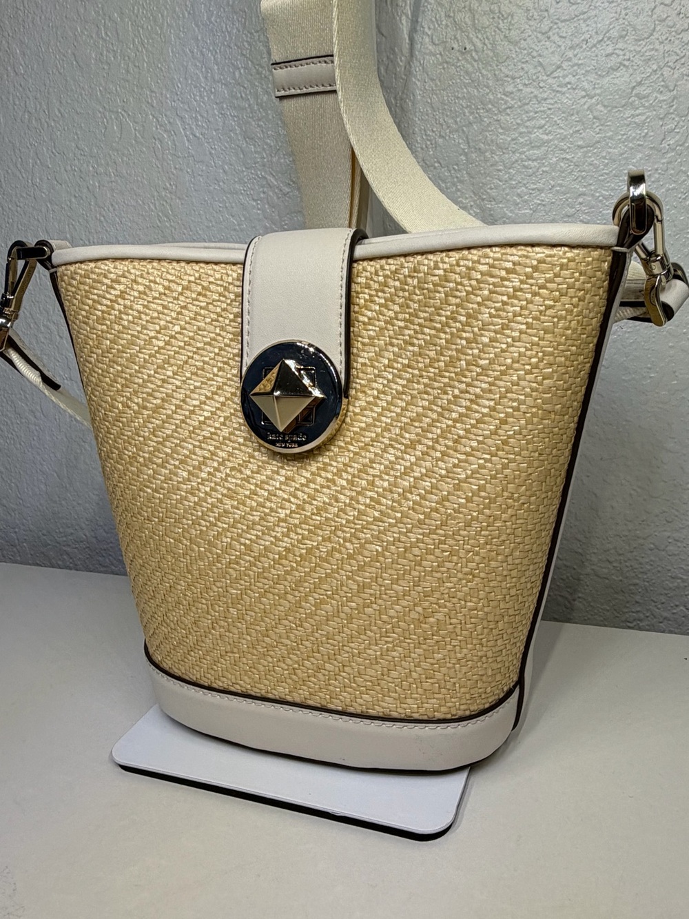 KATE SPADE STRAW BUCKET CROSSBODY BAG - Picture 3 of 13